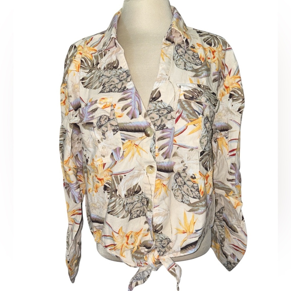 Guess button down shirt cropped long sleeves w/button tropical print Size XL